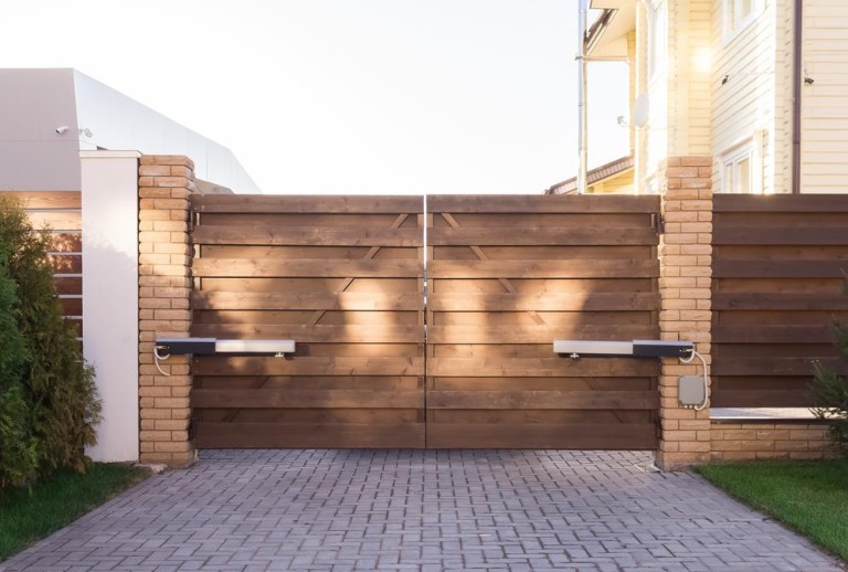 Comment choisir et installer efficacement votre portail à Maîche